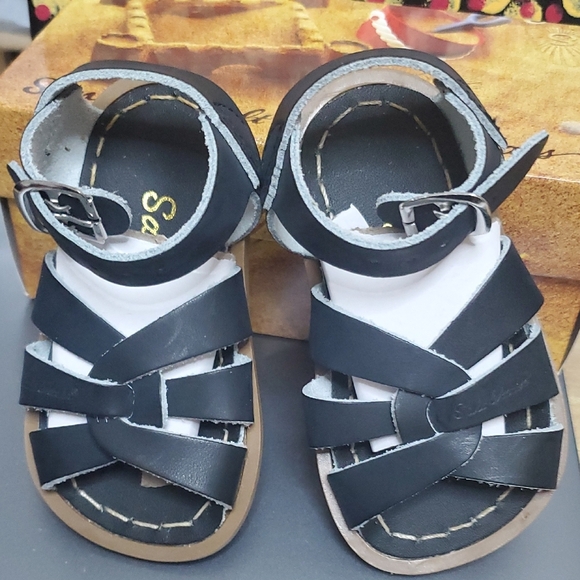 Salt Water Sandals by Hoy Black Sandals Comfortable Versatile - Picture 7 of 9